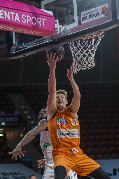 让门兴抓住 让门兴抓住