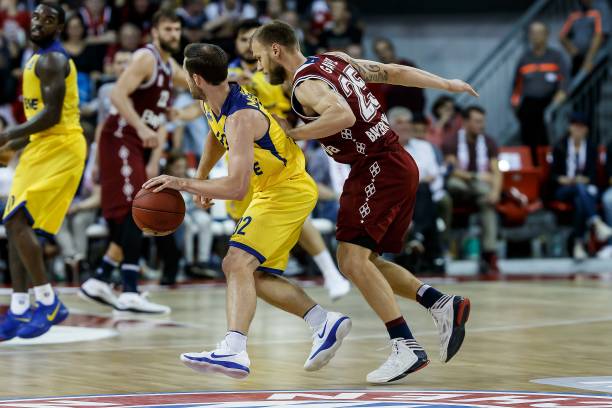 通过回顾李 通过回顾李